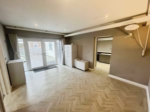 Bedroom- click for photo gallery